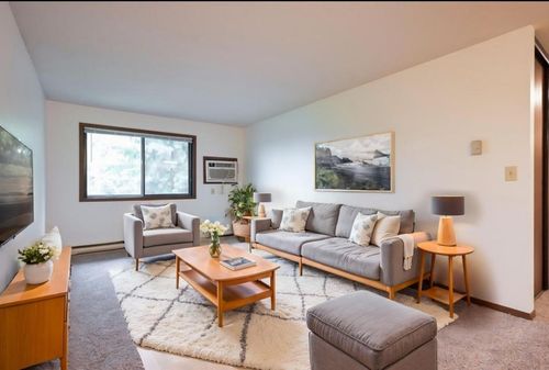 314-221 Grand Ave W, South Saint Paul, MN, 55075 | Card Image