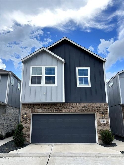 9820 Rugged Oaks Dr, Houston, TX, 77080-2121 | Card Image