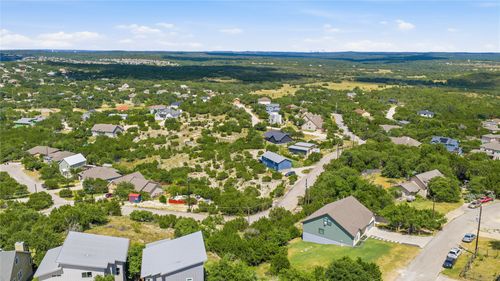10704 Lake Park Dr, Dripping Springs, TX, 78620 | Card Image
