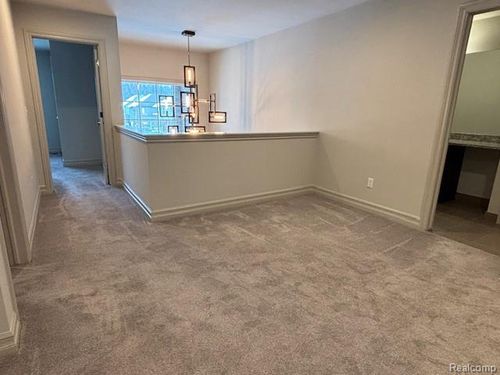 1578 Garden Park Dr, Troy, MI, 48083-1000 | Card Image