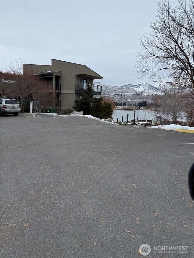 11352 - 103 N Park St, Home with 2 bedrooms, 1 bathrooms and null parking in Chelan WA | Image 12