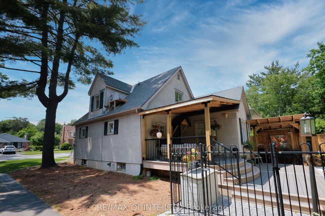 291 Dufferin Ave, House other with 2 bedrooms, 2 bathrooms and 8 parking in Belleville ON | Image 46