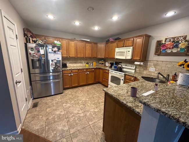 430 Broad St, Townhouse with 3 bedrooms, 3 bathrooms and null parking in SWEDESBORO NJ | Image 5