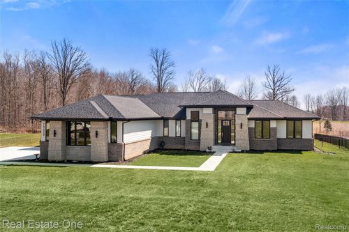73404 Castle Ct, Armada, MI, 48005-4310 | Card Image