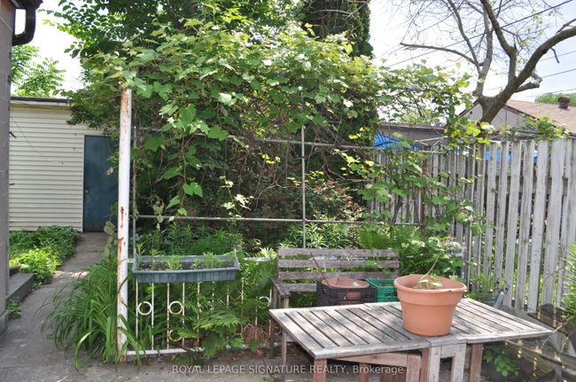 131 Dovercourt Rd, House attached with 4 bedrooms, 3 bathrooms and 2 parking in Toronto ON | Image 16