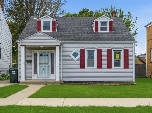 8720 S Richmond Ave, Evergreen Park, IL, 60805-1046 | Card Image