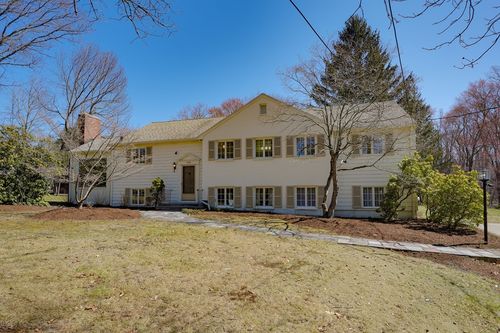 605 Chestnut St, Lynnfield, MA, 01940-1634 | Card Image