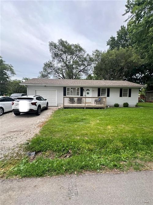 801 S Harding St, Oak Grove, MO, 64075-9358 | Card Image