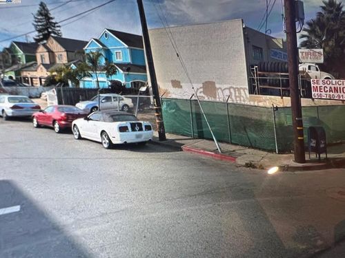 2798 Middlefield Rd, Redwood City, CA, 94063-3404 | Card Image