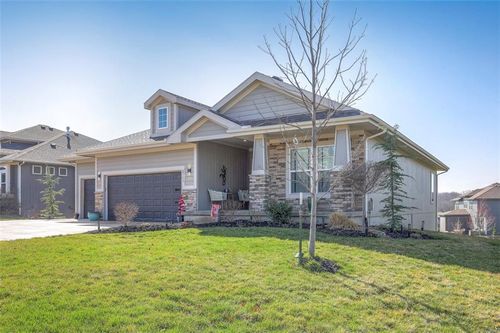 2713 W Concord Dr, Olathe, KS, 66061-3667 | Card Image