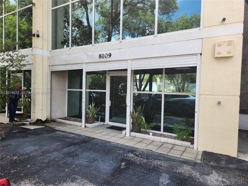 8109-8109 Nw 29th St, Doral, FL, 33122-1051 | Card Image