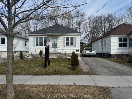 92 Ware St, Peterborough, ON, K9J2B7 | Card Image