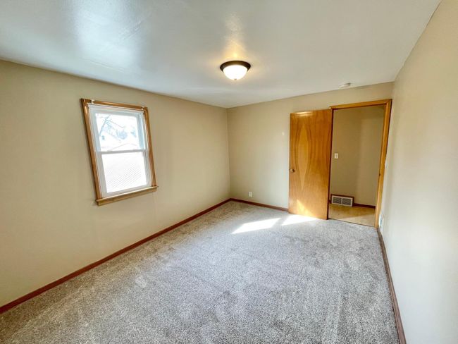 421 W Van Dusen St, House other with 5 bedrooms, 2 bathrooms and null parking in Springfield MN | Image 40