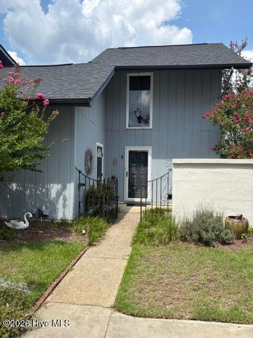4 Foxhill Cir, Foxfire Village, NC, 27281-9712 | Card Image