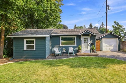 907 E 30th Ave, Spokane, WA, 99203-3102 | Card Image
