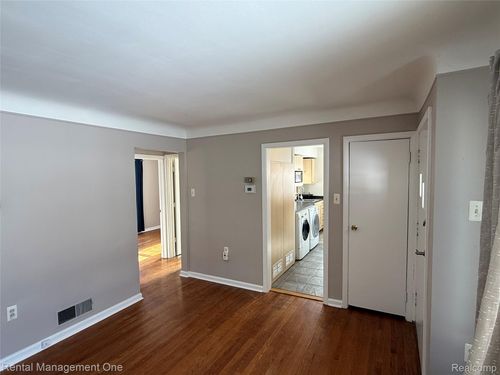 12050 Cavell St, Livonia, MI, 48150-2304 | Card Image