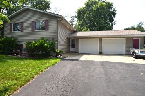 303 8th Ave Ne, Kasson, MN, 55944-1572 | Card Image