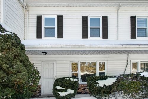 39 Yarmouth Ct, Scotch Plains, NJ, 07076-3160 | Card Image