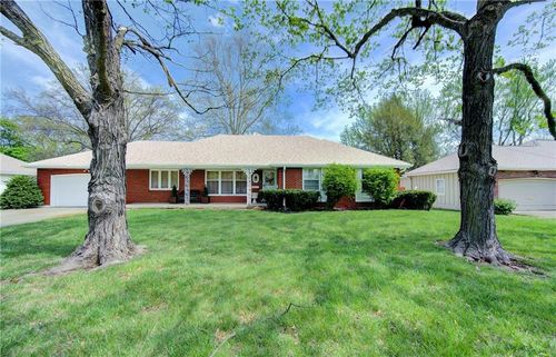 6617 Sterling Ave, Raytown, MO, 64133-5450 | Card Image