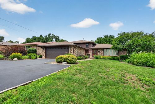 8118 Gladys Lane, Palos Hills, IL, 60465 | Card Image