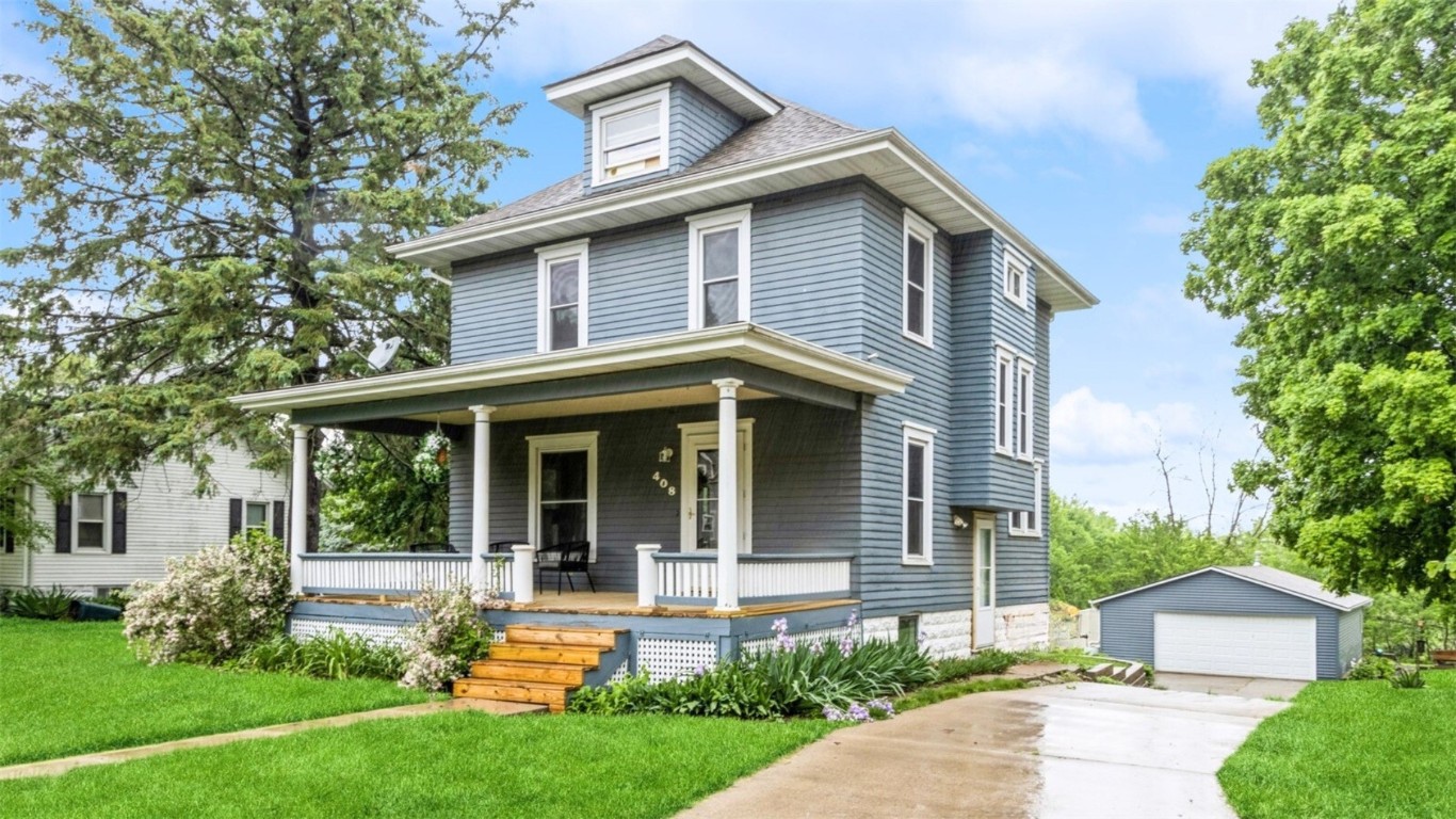 North St, Williamsburg, IA 52361
