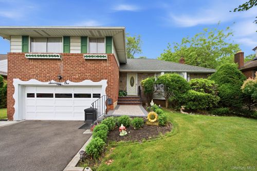 71 Parkway Dr, Syosset, NY, 11791-6623 | Card Image