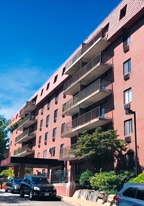 apt-304-125 Pleasant St, Brookline, MA, 02446-7180 | Card Image