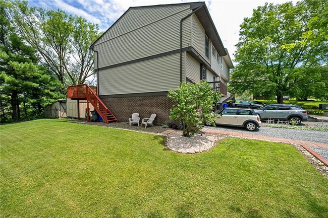 301 Holland Ct, Townhouse with 2 bedrooms, 2 bathrooms and 1 parking in Coraopolis PA | Image 34