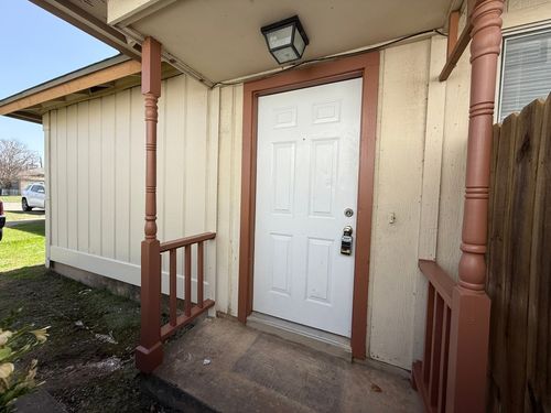 2122 Andover Dr, Round Rock, TX, 78664-2279 | Card Image