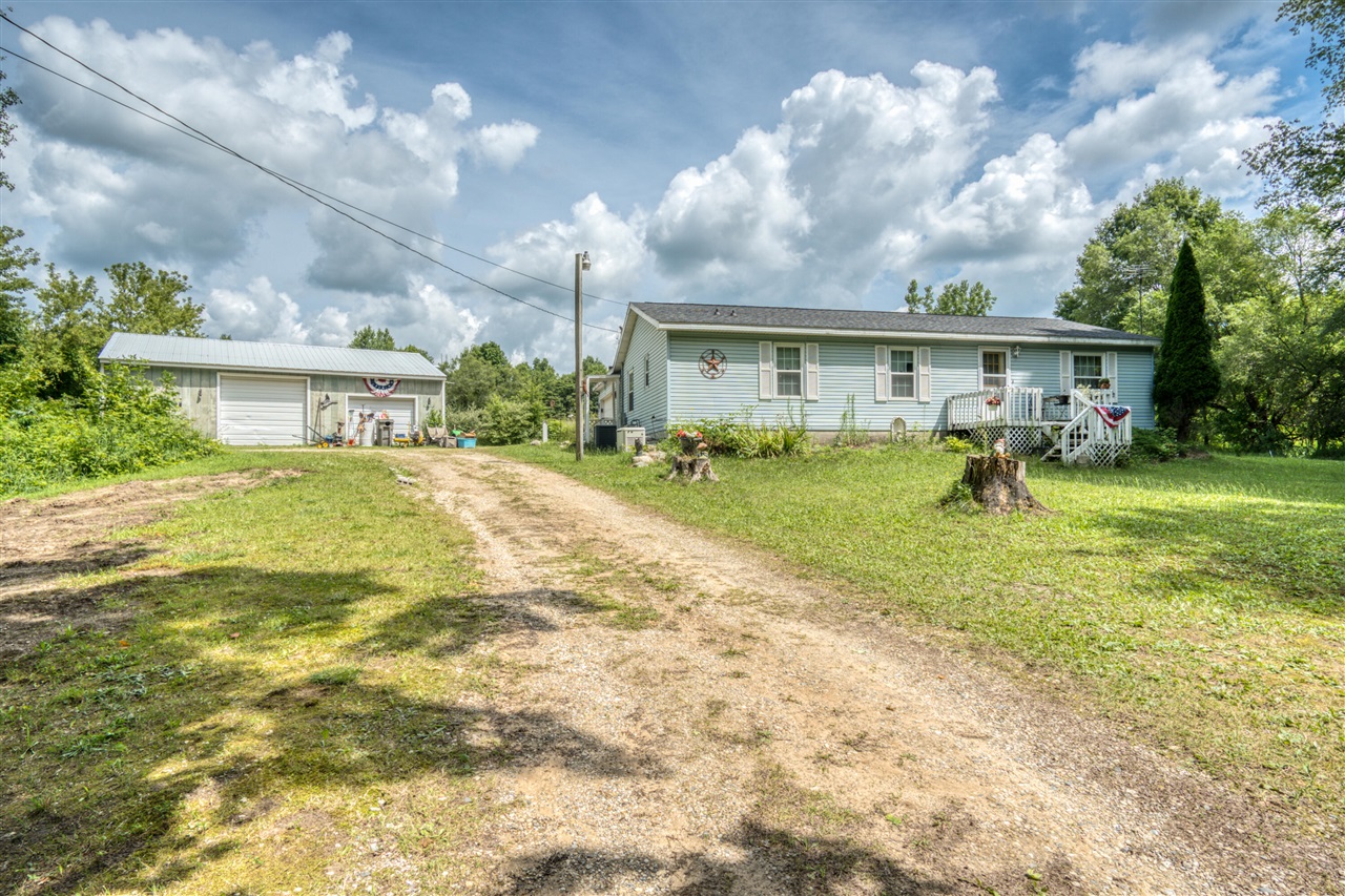 Indian Lakes Rd, Cedar Springs, MI 49319