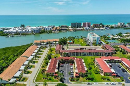 apt-14-10215 Regal Dr, LARGO, FL, 33774-4941 | Card Image