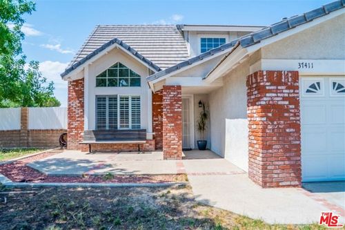 37411 Sheffield Dr, Palmdale, CA, 93550-6861 | Card Image