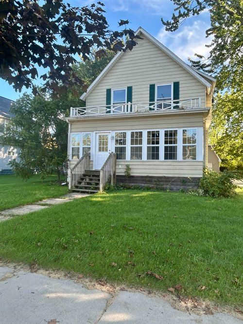 420 E Cedar St, Standish, MI, 48658-9620 | Card Image
