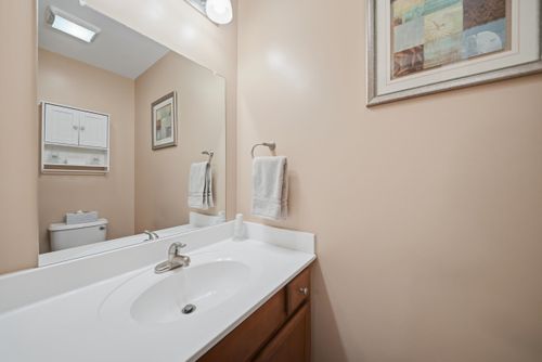 13-3020 Brown Ave, Manchester, NH, 03103-6948 | Card Image