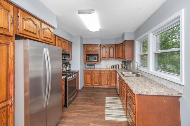 Newer Stainless Steel appliances, and counter-top | Image 8