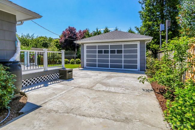 11729 Phinney Ave N, House other with 4 bedrooms, 2 bathrooms and 2 parking in Seattle WA | Image 21