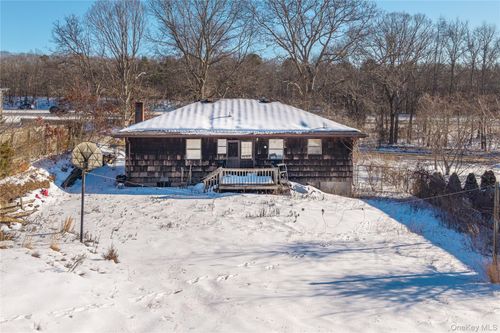 42 Victory Ave, Shirley, NY, 11967-1728 | Card Image