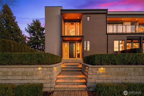 6504 103rd Ave Ne, Kirkland, WA, 98033-7025 | Card Image