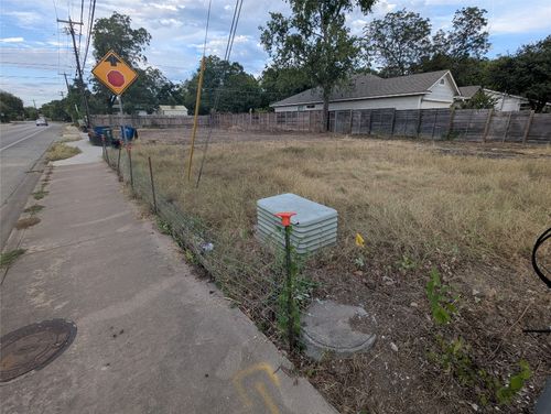 7403 Guadalupe St, Austin, TX, 78752-2449 | Card Image