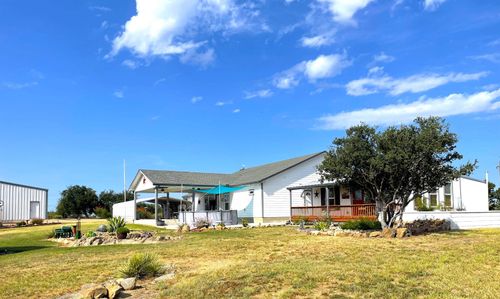 202 Rio Llano Dr W, Llano, TX, 78643-9532 | Card Image