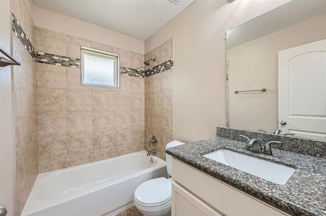 Bathroom | Image 17