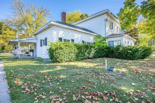 104 W Michigan St, Farwell, MI, 48622-8788 | Card Image