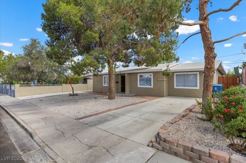 2408 Berkley Ave, Las Vegas, NV, 89101-4549 | Card Image