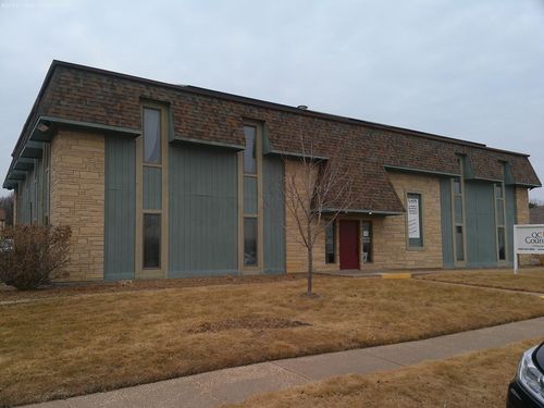 2038 E 38th Street Pl, Davenport, IA, 52807 | Card Image