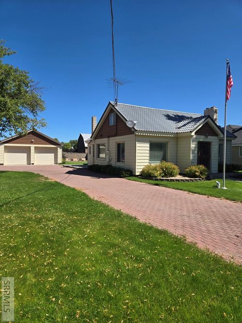121 E Main St, Teton, ID, 83451-9703 | Card Image