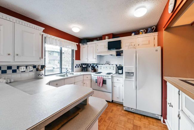 33 - 10030 Oakmoor Way Sw, Home with 3 bedrooms, 1 bathrooms and 2 parking in Calgary AB | Image 18