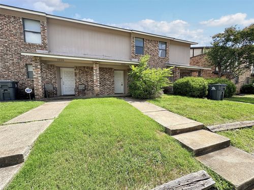 1026-1024 Southmoor Dr, Arlington, TX, 76010-5883 | Card Image