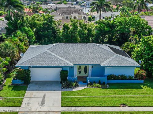 211 W Flamingo Cir, MARCO ISLAND, FL, 34145-4453 | Card Image