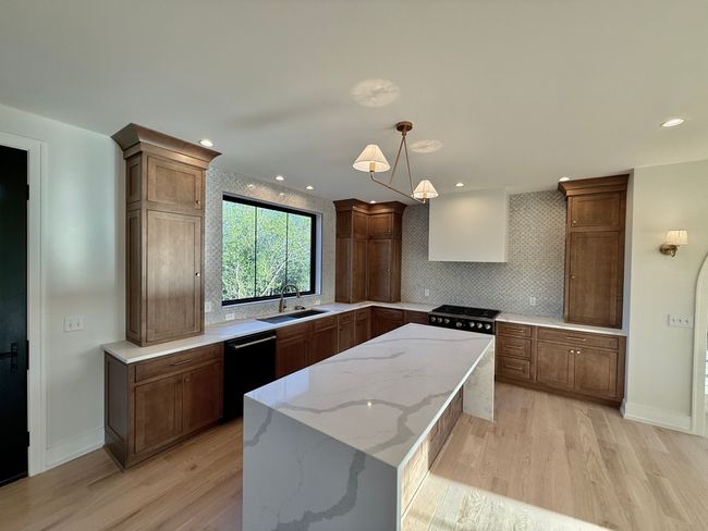 552 S Stocks Rd, House other with 4 bedrooms, 4 bathrooms and null parking in Summit WI | Image 5