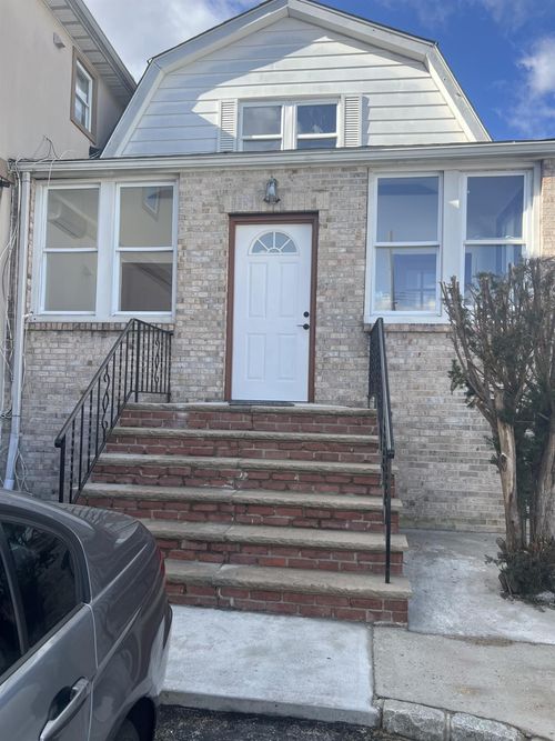 124 Hunter Avenue, Yonkers, NY, 10704 | Card Image